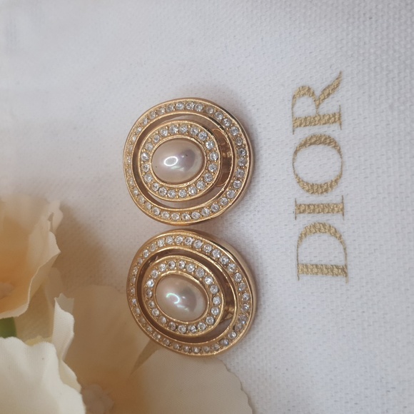 💚 Christian Dior Rhinestone Faux Pearl Clip Earrings Gold Tonea W/ Dior dustbag - Picture 8 of 10